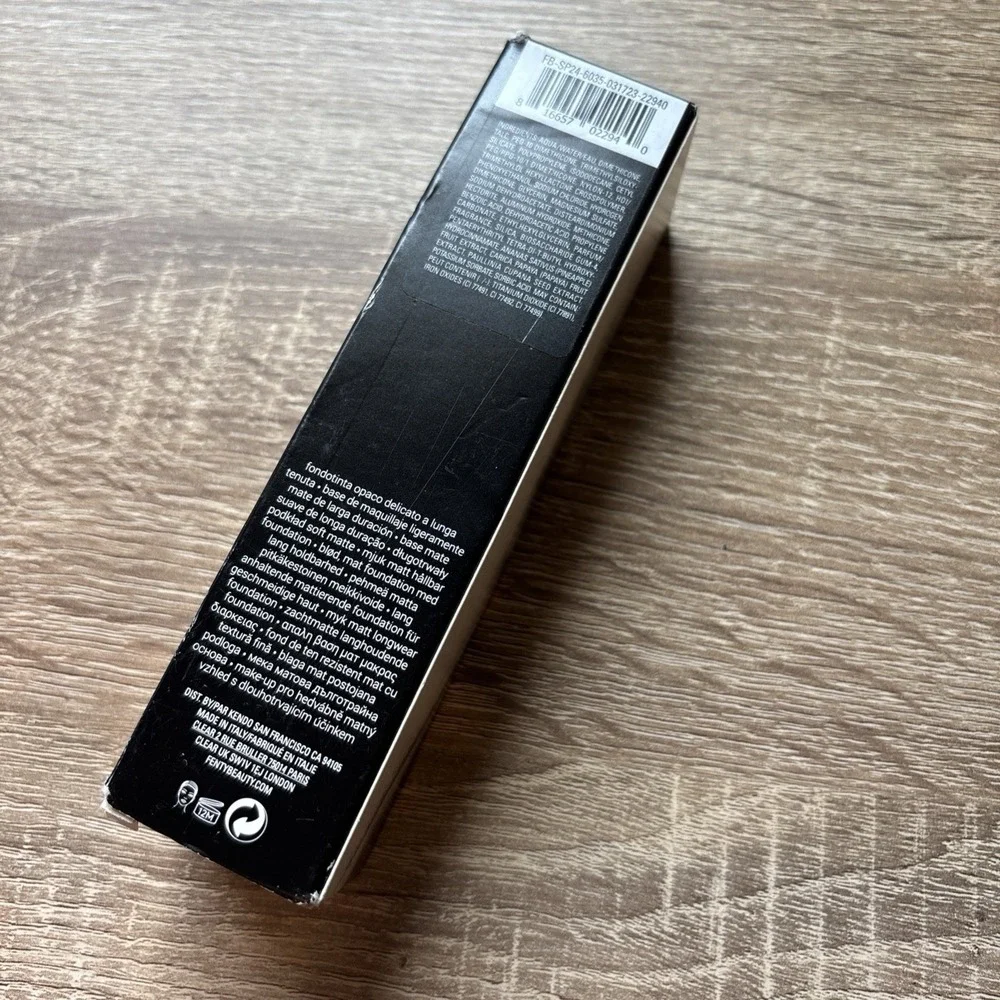 Fenty Beauty Rihanna Pro Filt'r 260 Soft Matte Longwear Foundation - 32ml